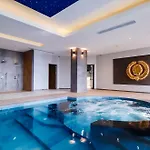 Sophia Pool At Caesar Blue Resort: Luxury With Extended Breakfast Apartment *