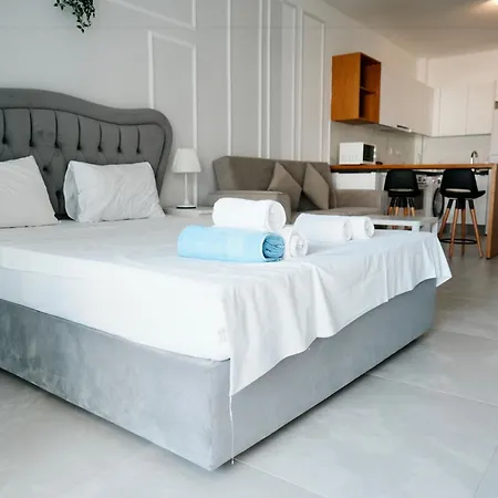 Appartement Sophia Pool In Caesar Blue Resort, Fixed Lunch 3pm, Gym, Swimming Pools, Sauna, Hammam, Kids' Club Available Perivolia tou Trikomou