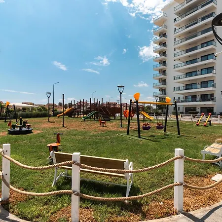 Sophia Pool In Caesar Blue Resort,gym, Swimming Pools, Sauna, Hammam, Kids' Club Available Apartmán